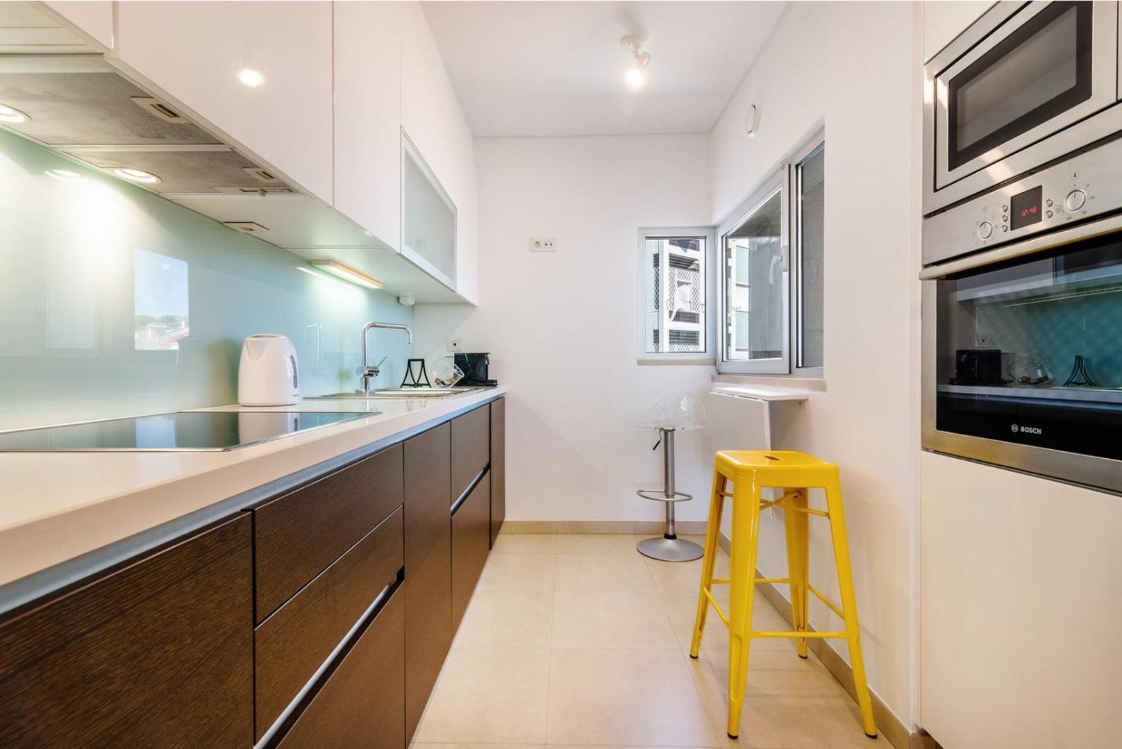Апартаменты Guestready - Alges Apt With Stunning Rooftop Pool Экстерьер фото