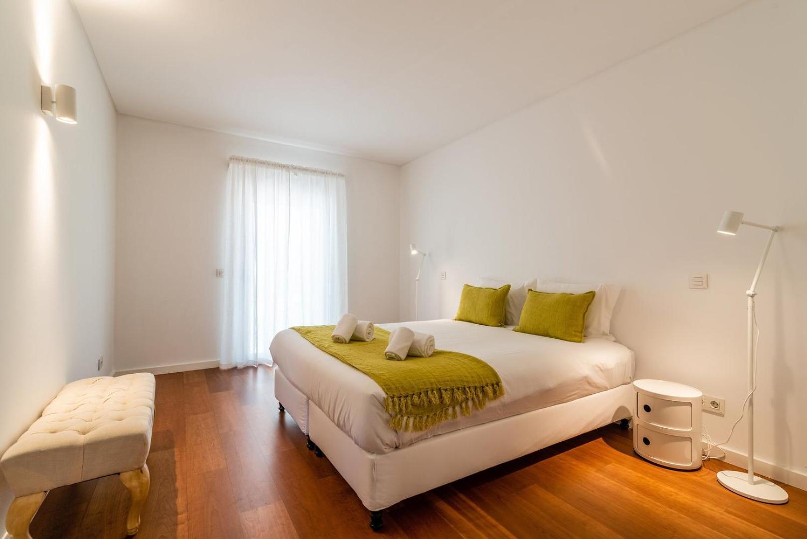 Апартаменты Guestready - Alges Apt With Stunning Rooftop Pool Экстерьер фото