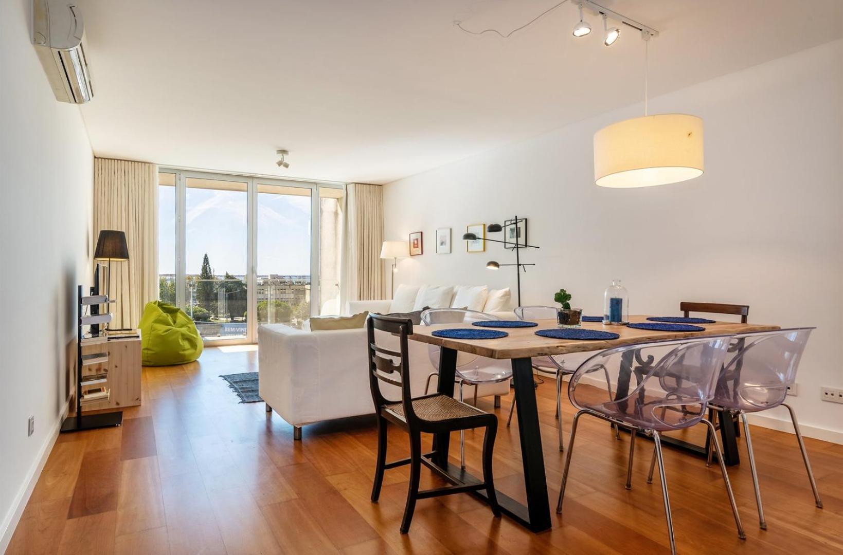 Апартаменты Guestready - Alges Apt With Stunning Rooftop Pool Экстерьер фото