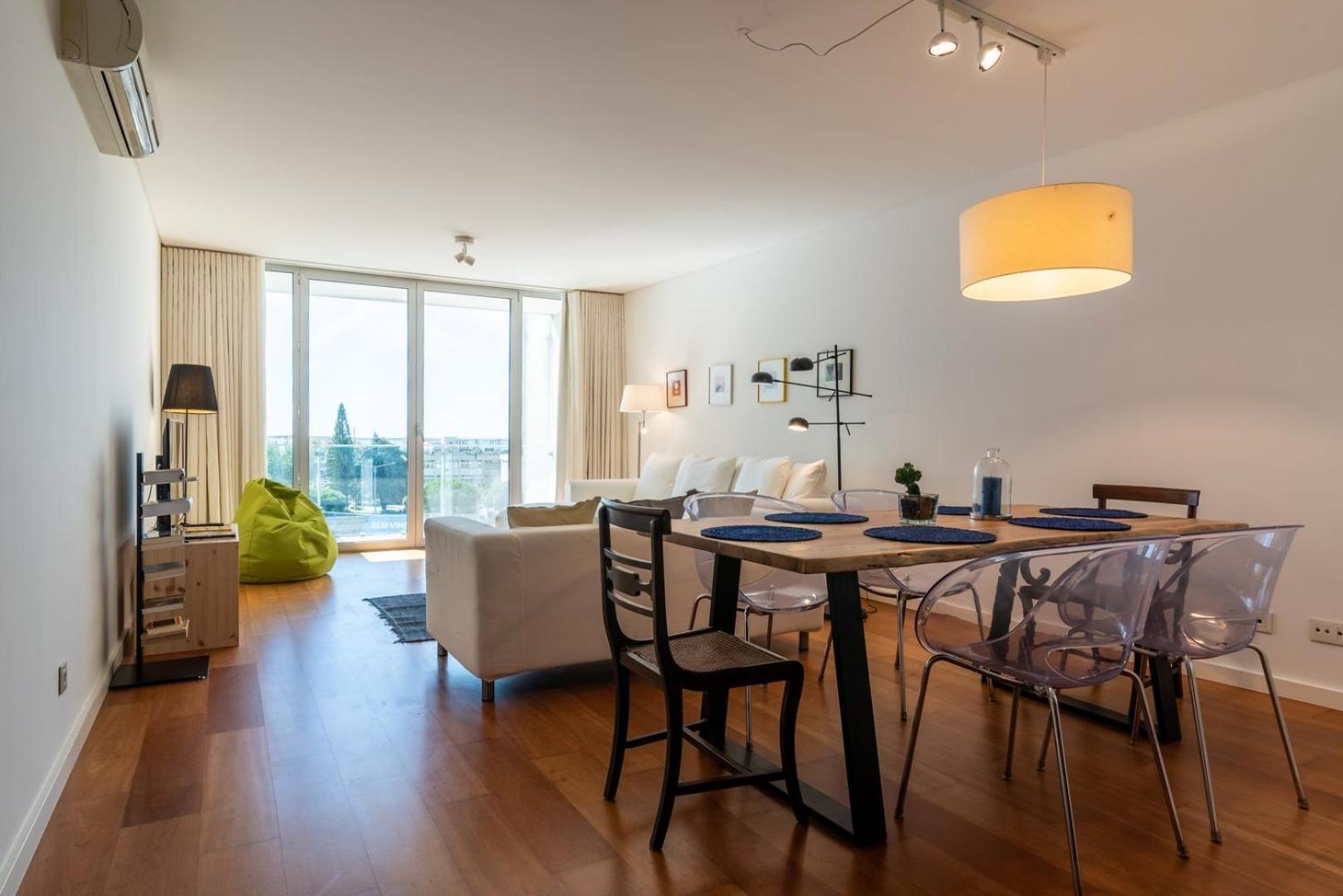 Апартаменты Guestready - Alges Apt With Stunning Rooftop Pool Экстерьер фото
