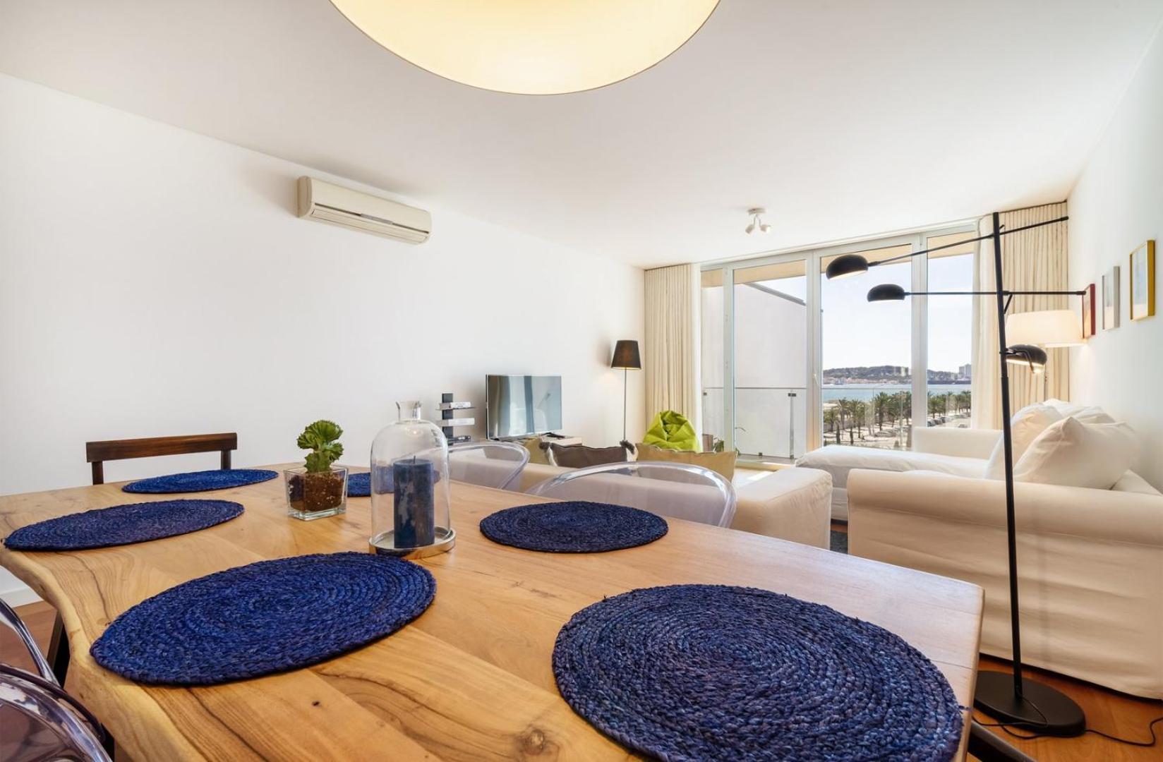 Апартаменты Guestready - Alges Apt With Stunning Rooftop Pool Экстерьер фото